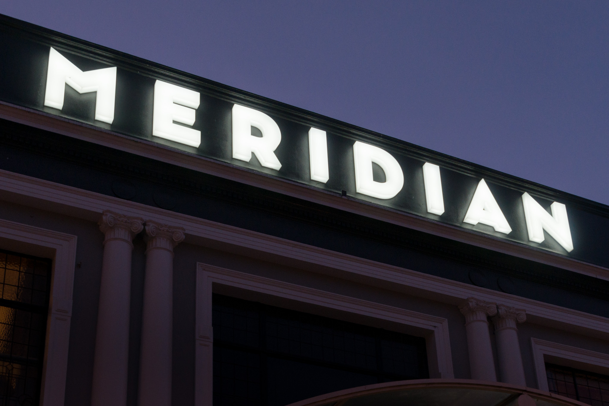 dunedin illuminated signage manufacturers