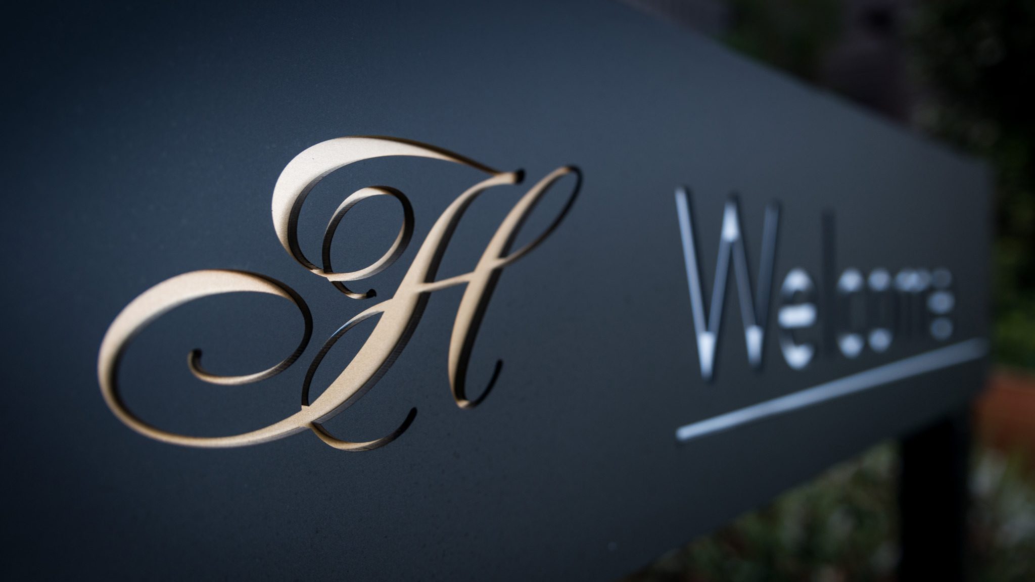 Custom sign manufacture by local sign company